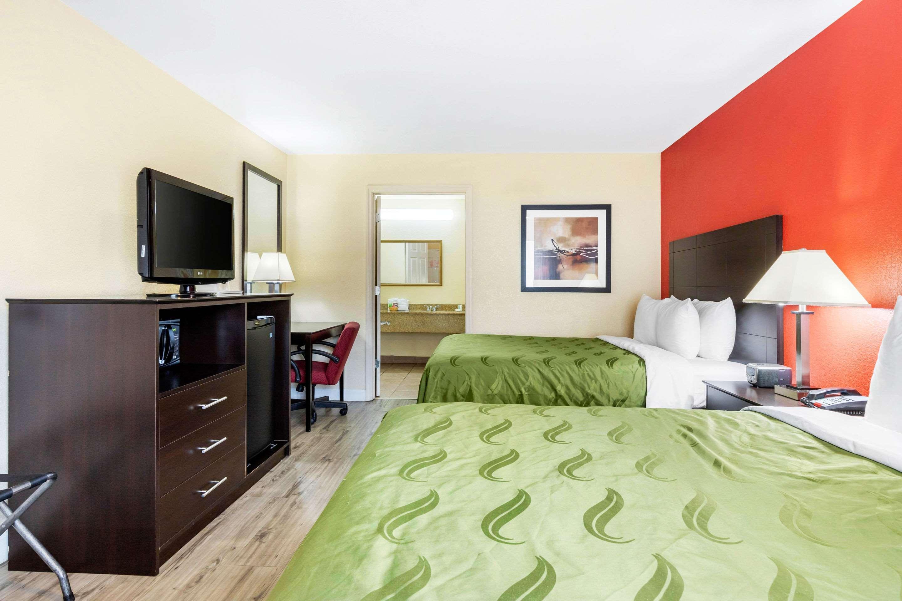 Quality Inn & Suites Lexington Bagian luar foto