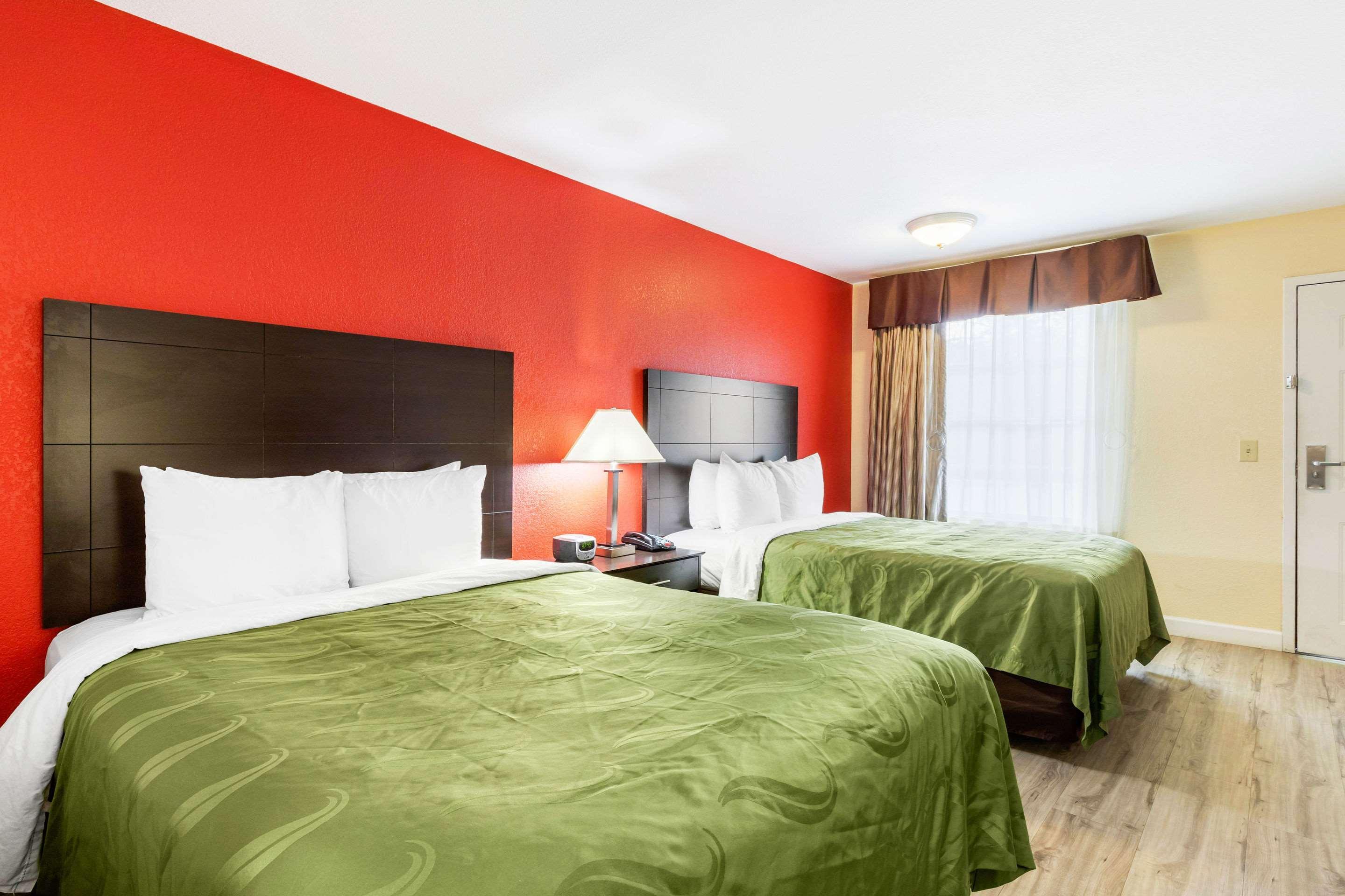 Quality Inn & Suites Lexington Bagian luar foto