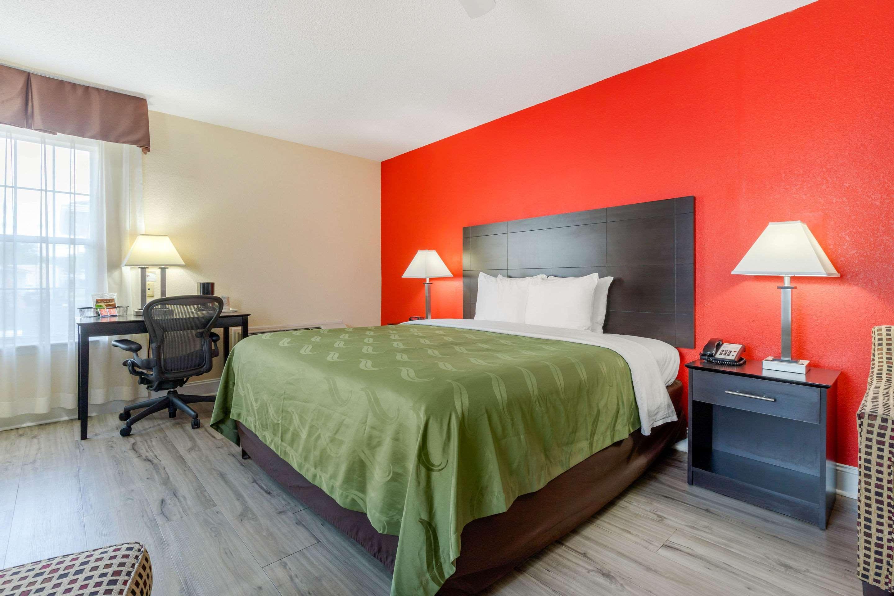 Quality Inn & Suites Lexington Bagian luar foto