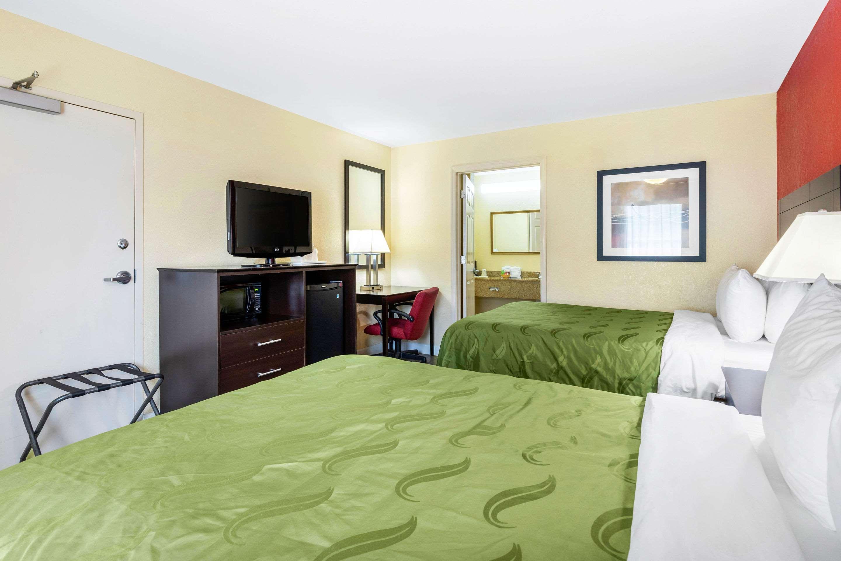 Quality Inn & Suites Lexington Bagian luar foto