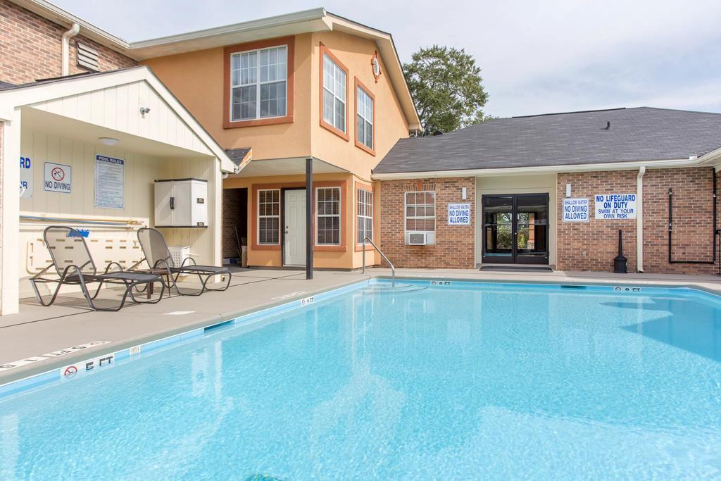Quality Inn & Suites Lexington Bagian luar foto