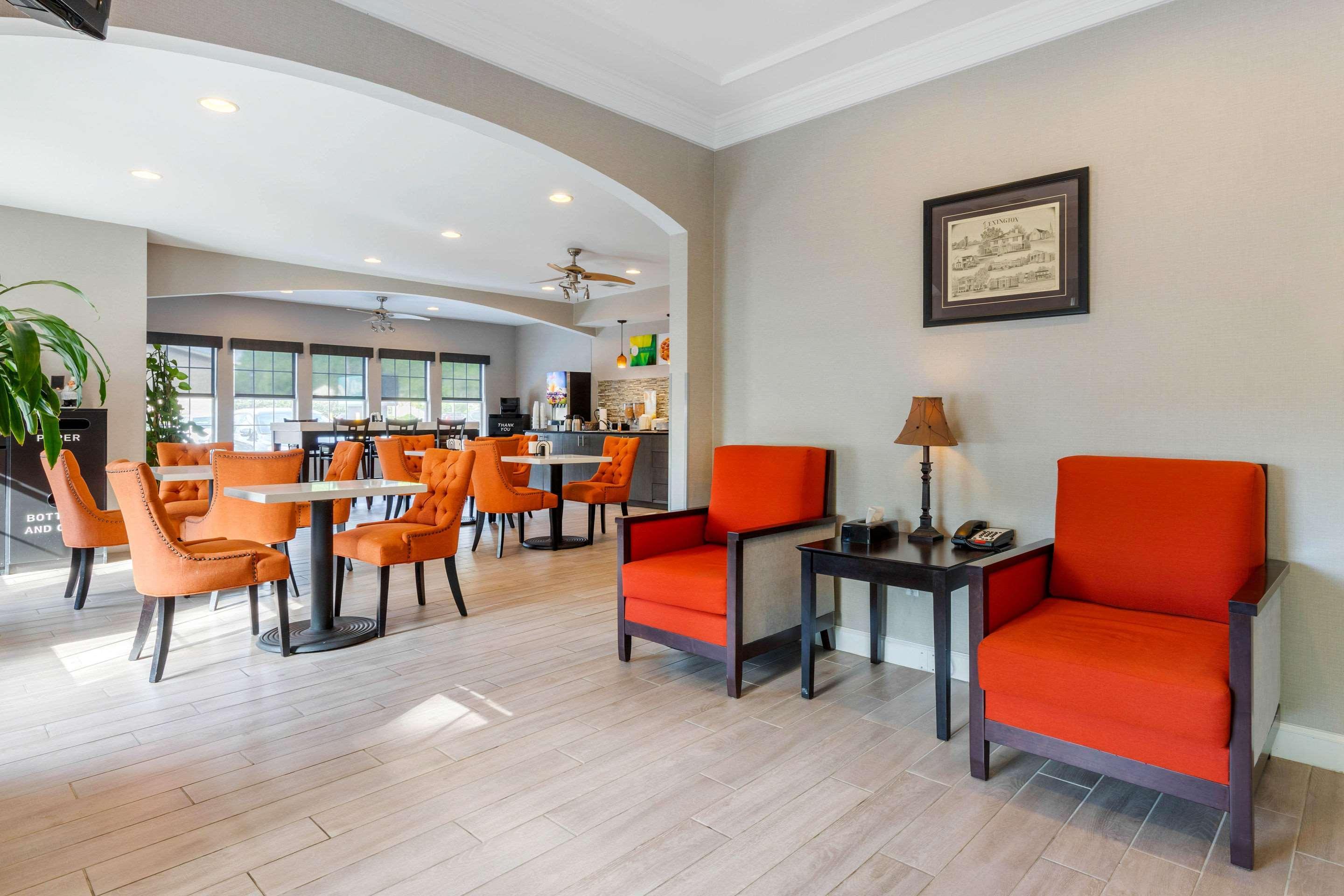 Quality Inn & Suites Lexington Bagian luar foto
