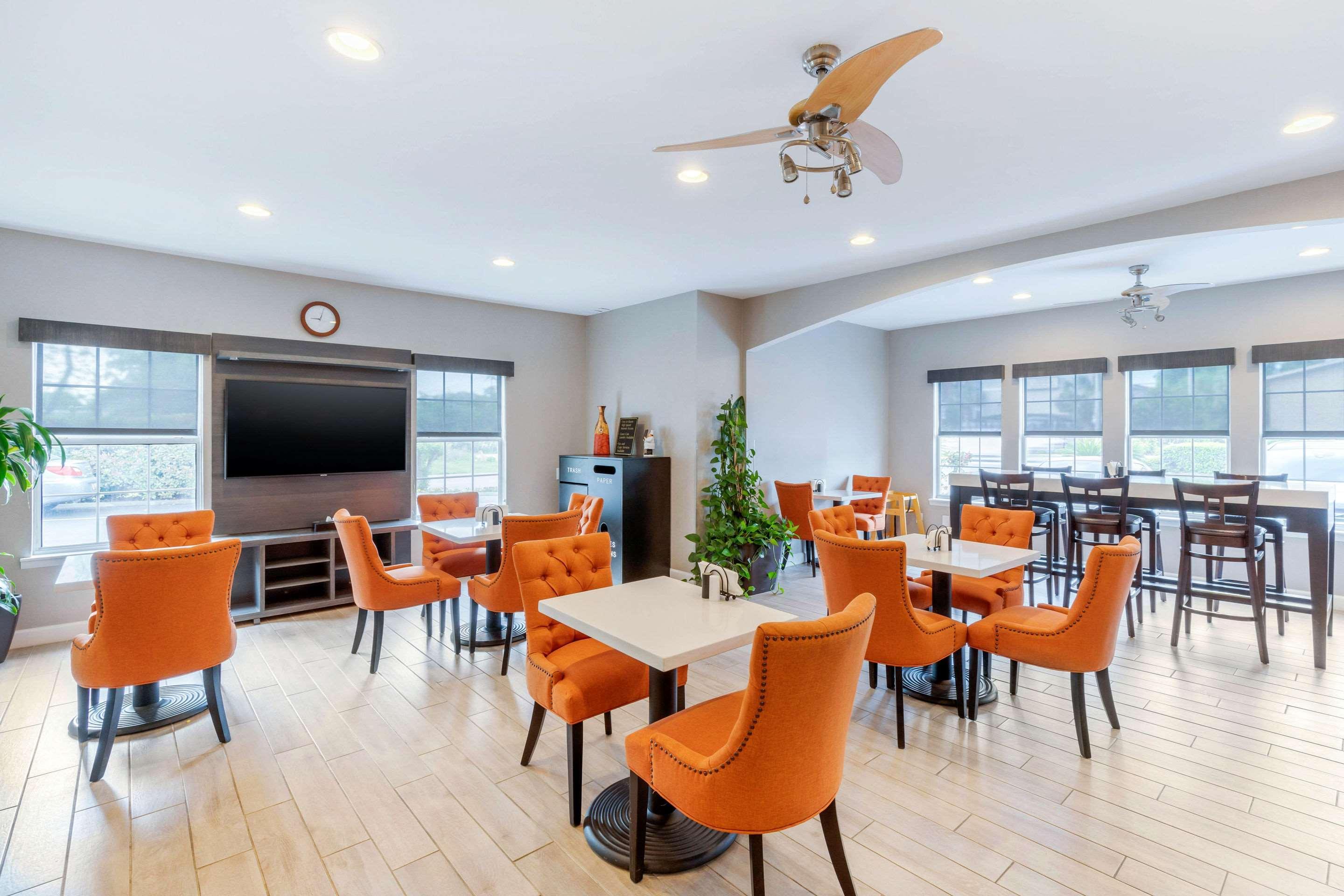 Quality Inn & Suites Lexington Bagian luar foto