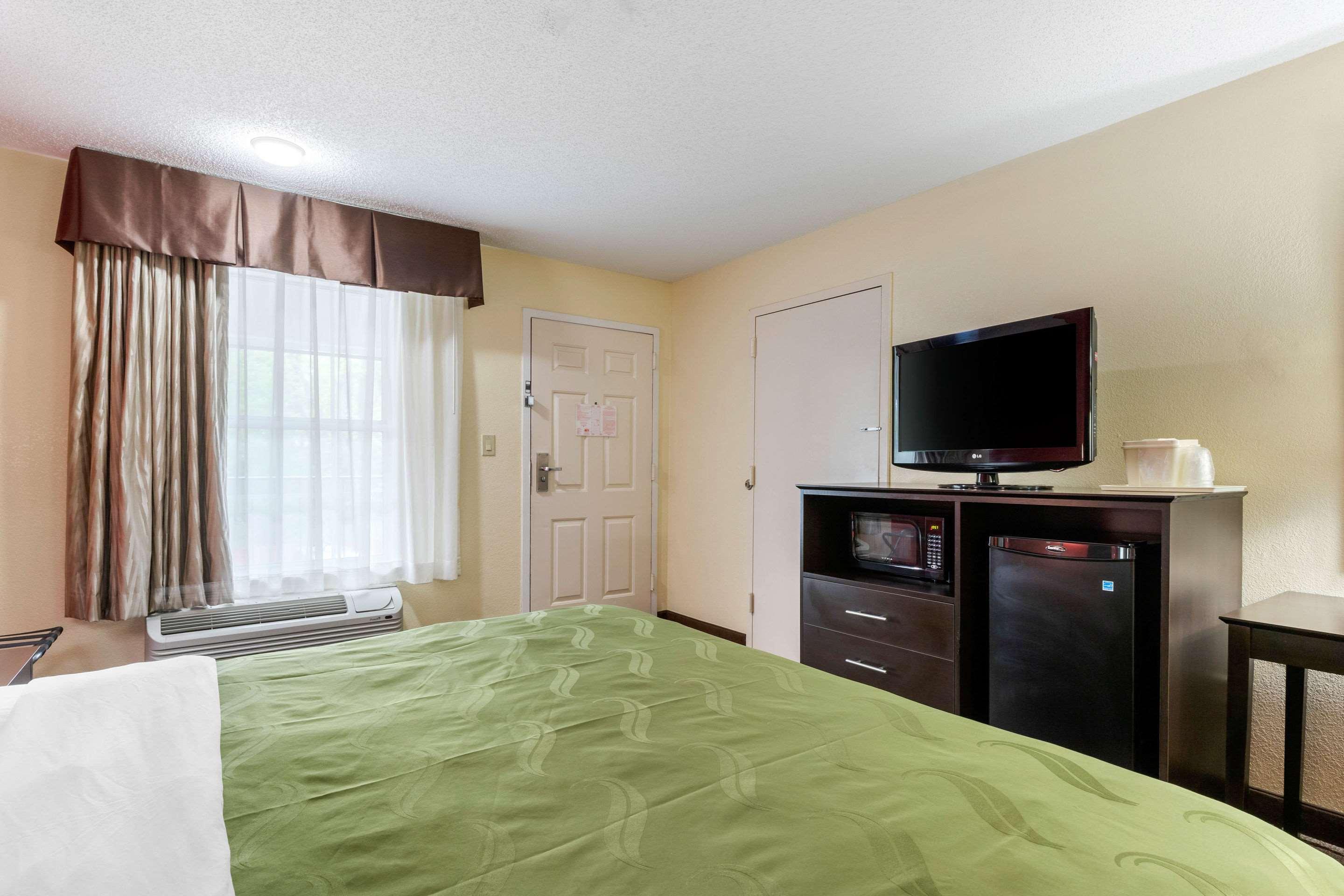 Quality Inn & Suites Lexington Bagian luar foto
