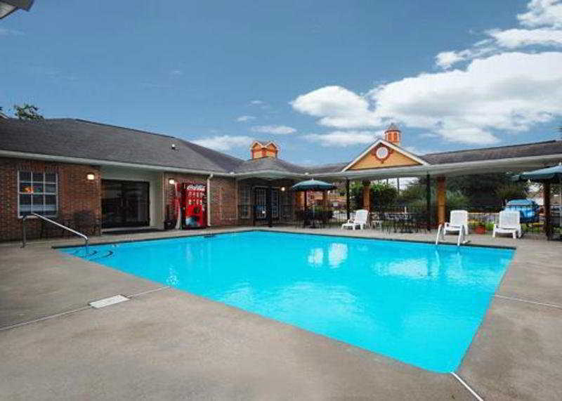 Quality Inn & Suites Lexington Bagian luar foto