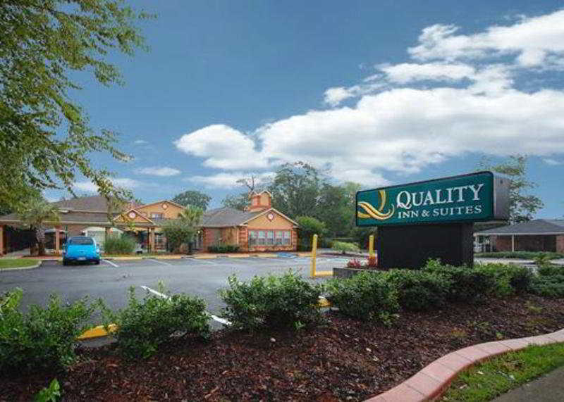 Quality Inn & Suites Lexington Bagian luar foto