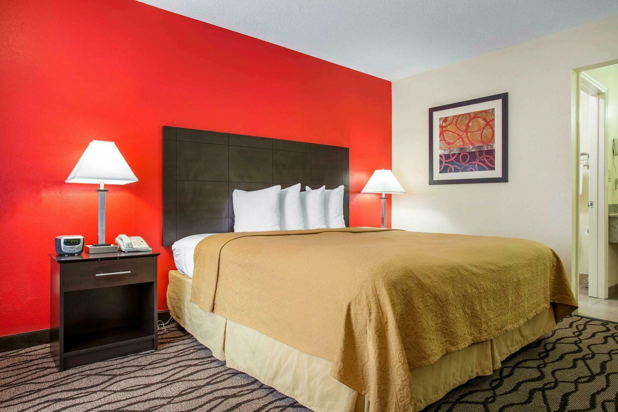 Quality Inn & Suites Lexington Bagian luar foto